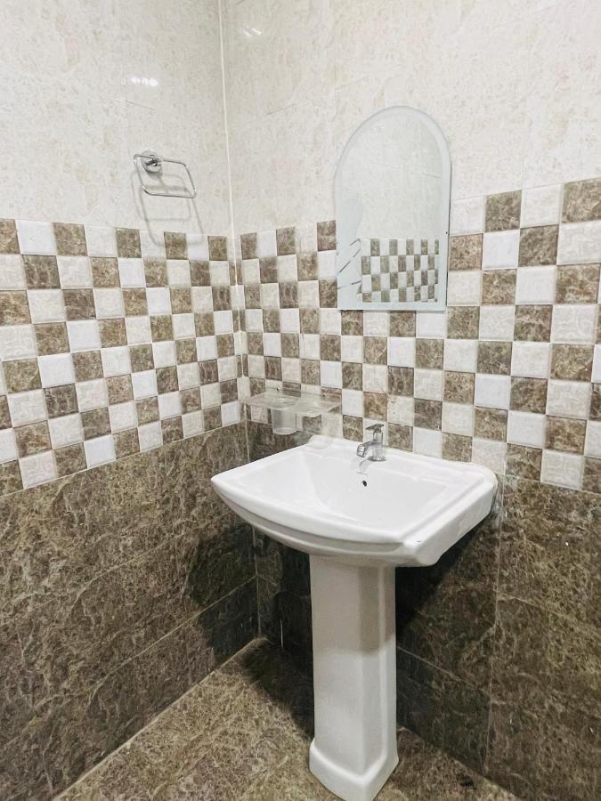 Hotel Manohar Risikés Kültér fotó