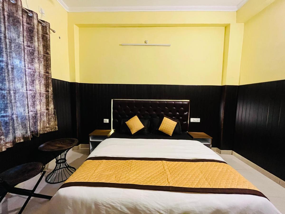 Hotel Manohar Risikés Kültér fotó